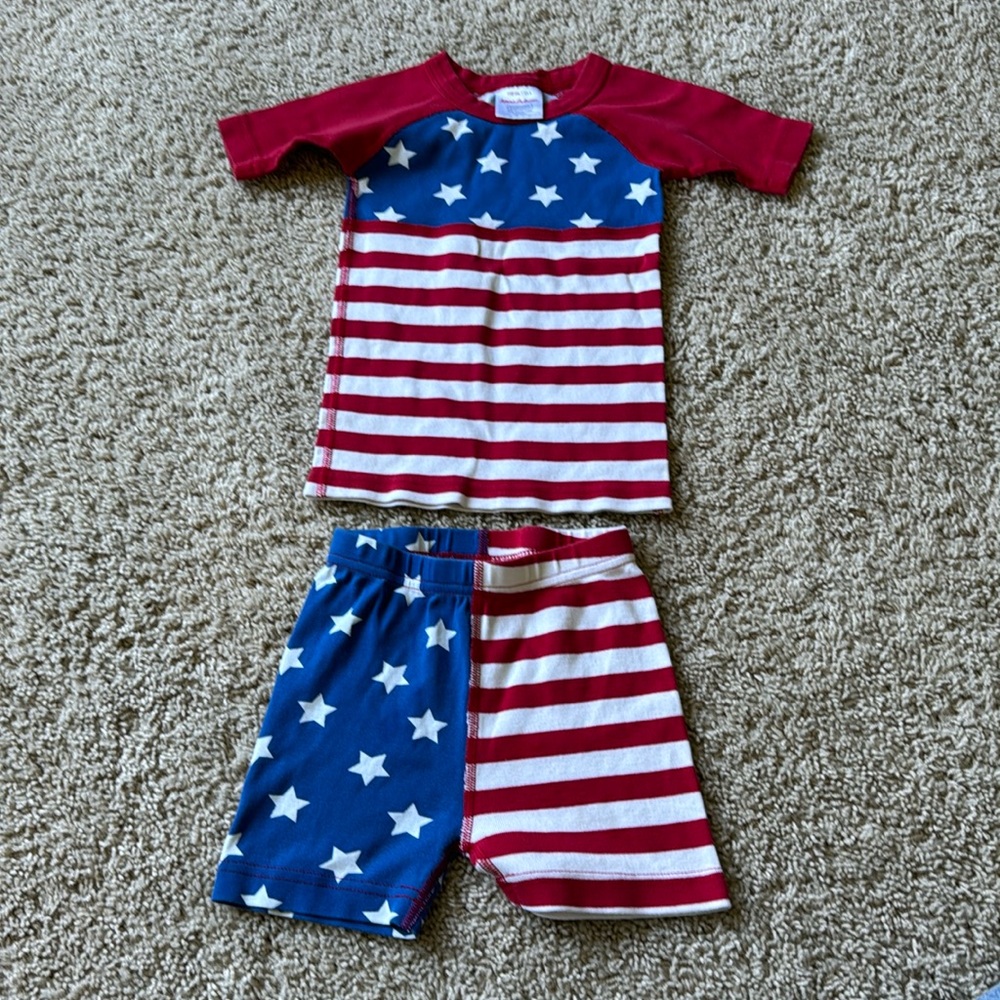 Hanna Anderson red white and blue pajamas size 5T or 110cm